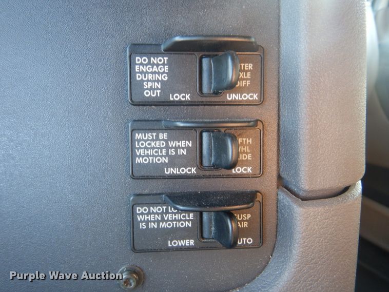 image for item HX9076 2014 Freightliner Cascadia  semi truck