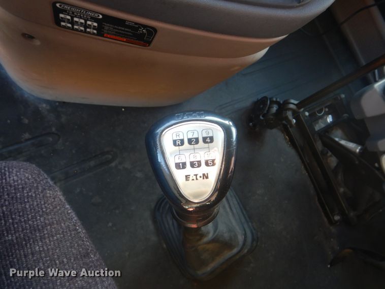 image for item HX9076 2014 Freightliner Cascadia  semi truck