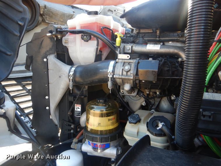 image for item HX9076 2014 Freightliner Cascadia  semi truck