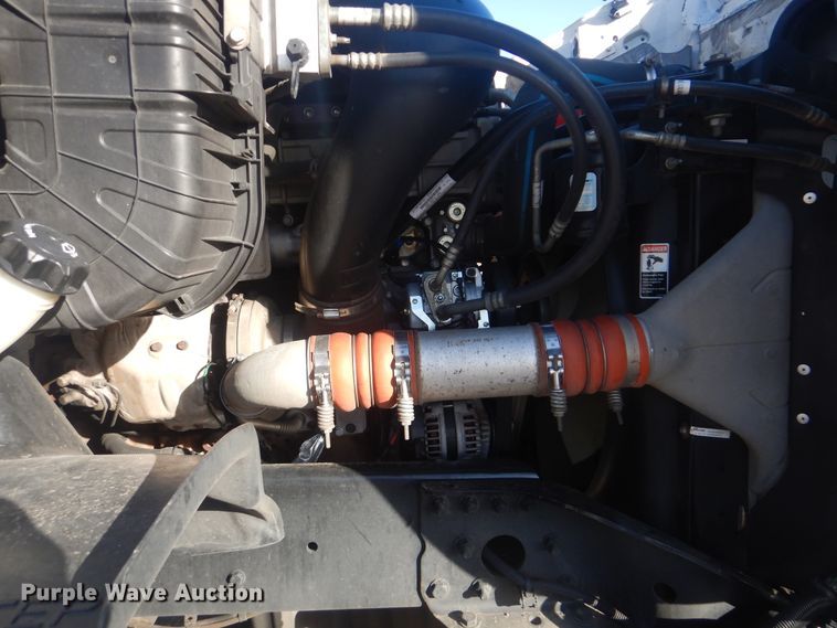 image for item HX9076 2014 Freightliner Cascadia  semi truck