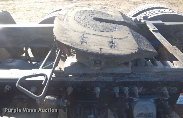 image for item HX9076 2014 Freightliner Cascadia  semi truck