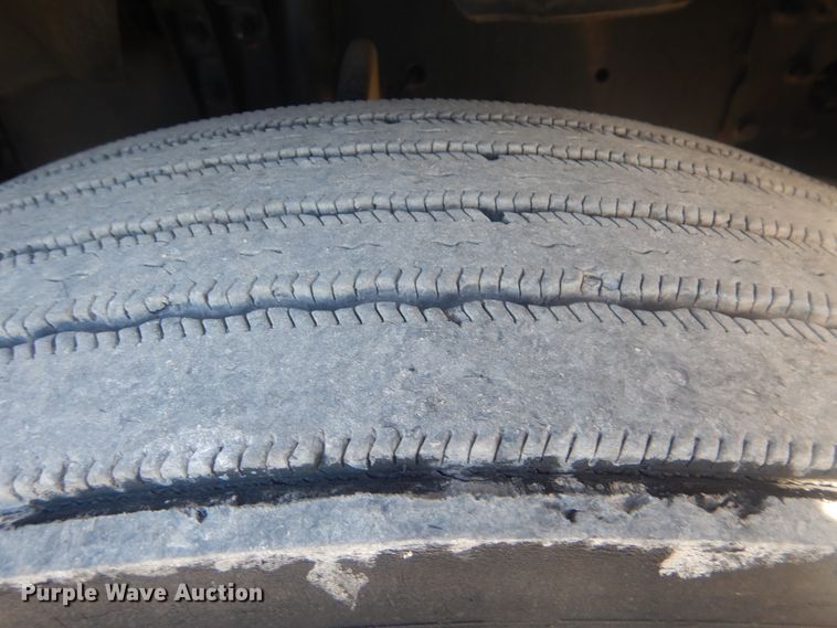 image for item HX9076 2014 Freightliner Cascadia  semi truck