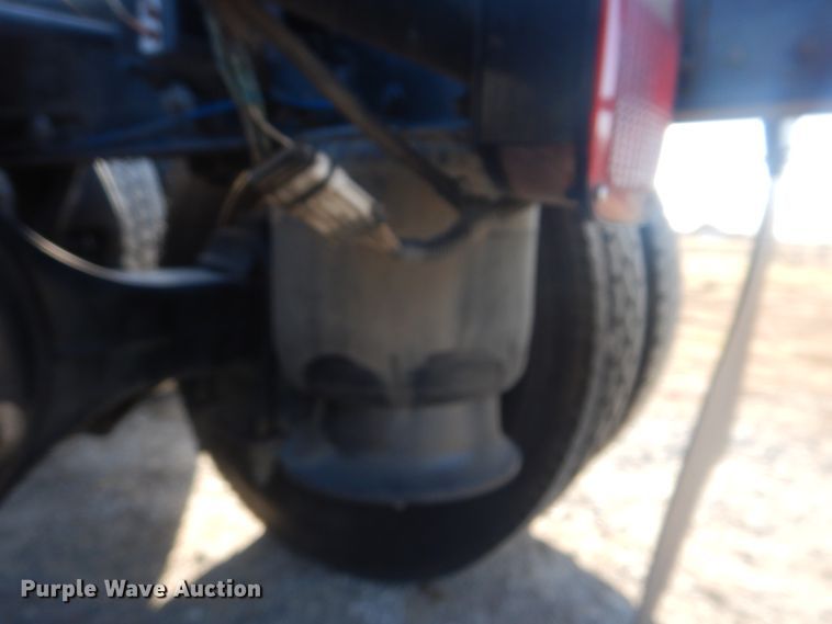 image for item HX9076 2014 Freightliner Cascadia  semi truck