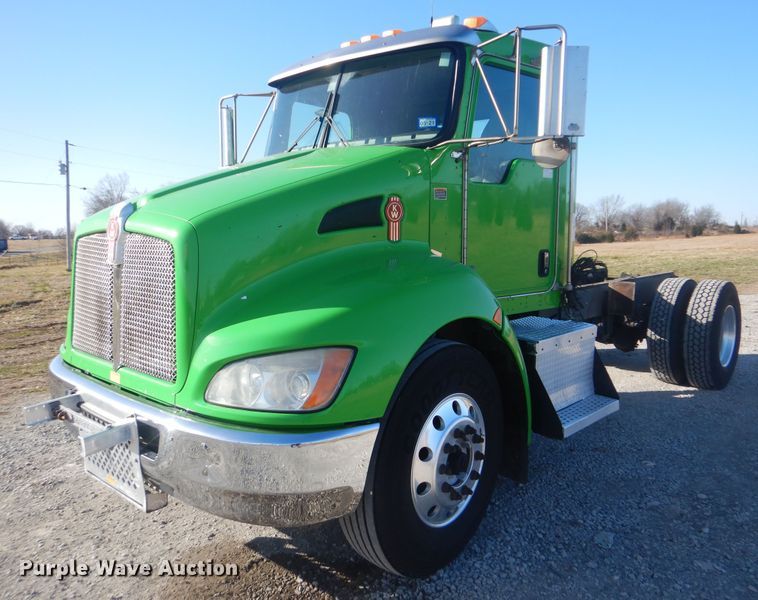 image for item HX9078 2010 Kenworth T370  truck cab and chassis