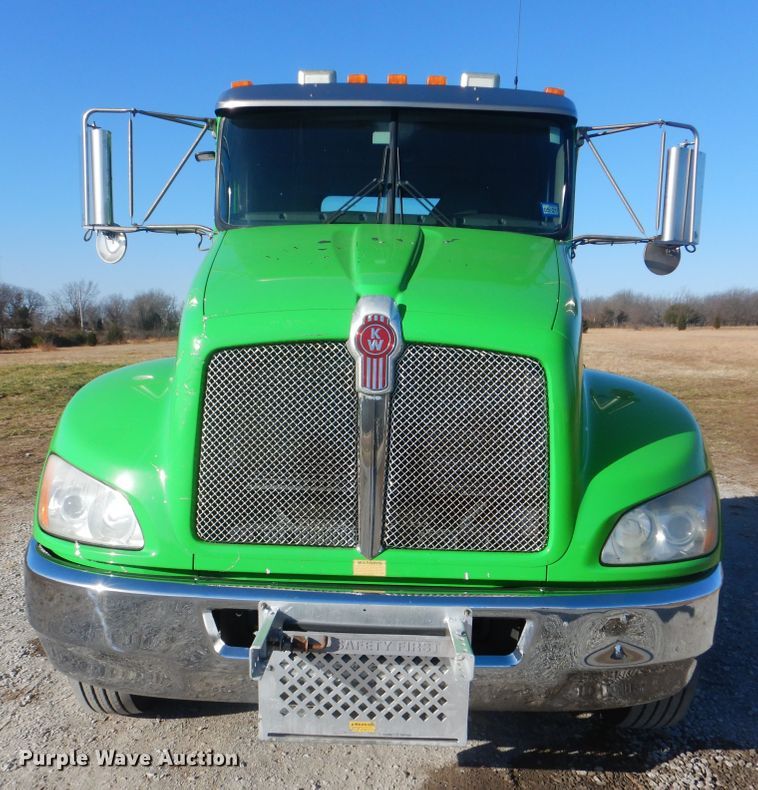 image for item HX9078 2010 Kenworth T370  truck cab and chassis