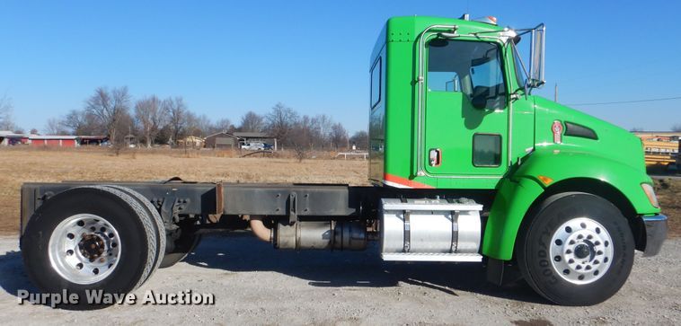 image for item HX9078 2010 Kenworth T370  truck cab and chassis