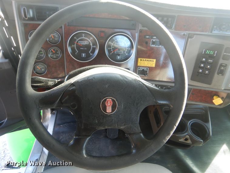 image for item HX9078 2010 Kenworth T370  truck cab and chassis