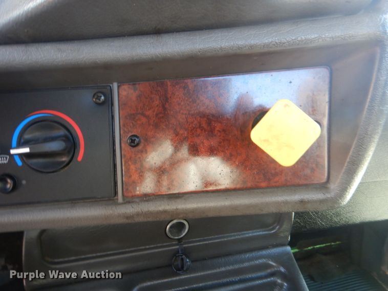 image for item HX9078 2010 Kenworth T370  truck cab and chassis