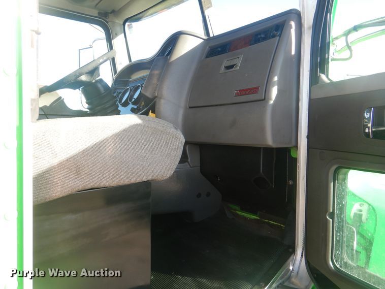 image for item HX9078 2010 Kenworth T370  truck cab and chassis