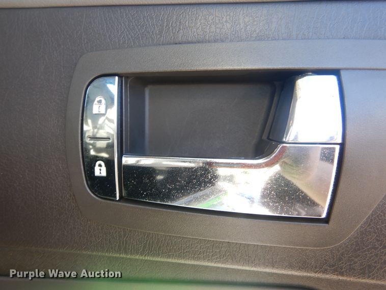 image for item HX9078 2010 Kenworth T370  truck cab and chassis