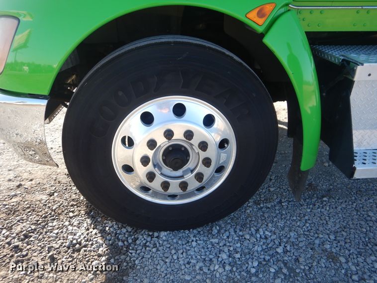 image for item HX9078 2010 Kenworth T370  truck cab and chassis