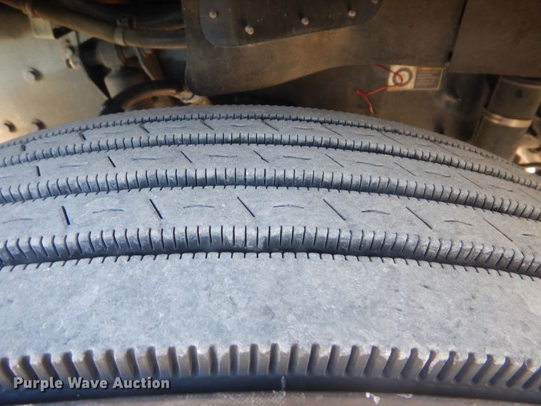 image for item HX9078 2010 Kenworth T370  truck cab and chassis