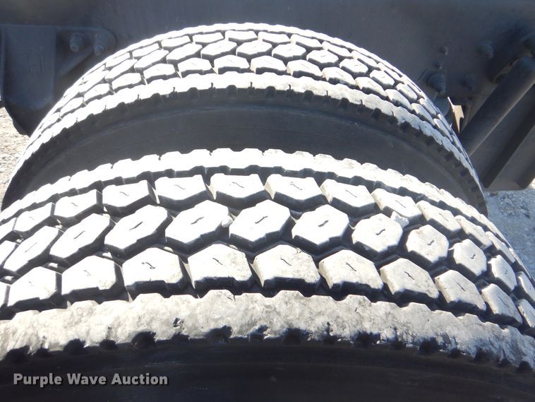 image for item HX9078 2010 Kenworth T370  truck cab and chassis