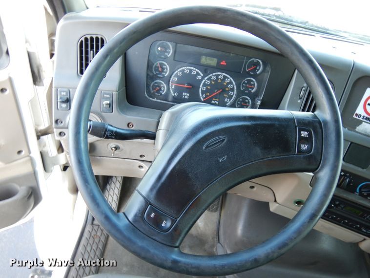 image for item HX9504 2006 Sterling Acterra  box truck