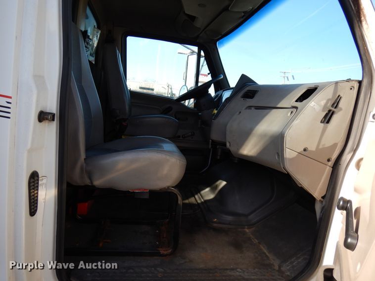 image for item HX9504 2006 Sterling Acterra  box truck