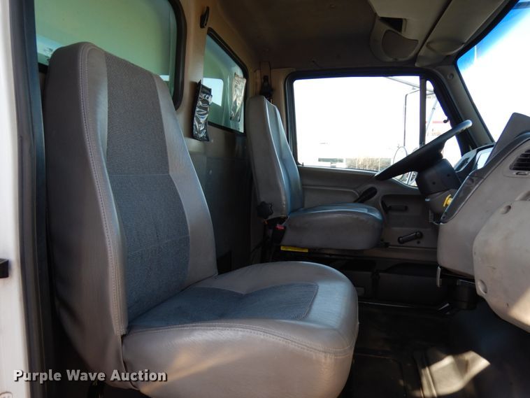 image for item HX9504 2006 Sterling Acterra  box truck