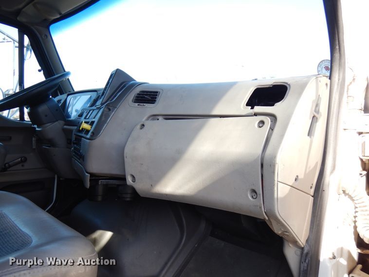 image for item HX9504 2006 Sterling Acterra  box truck