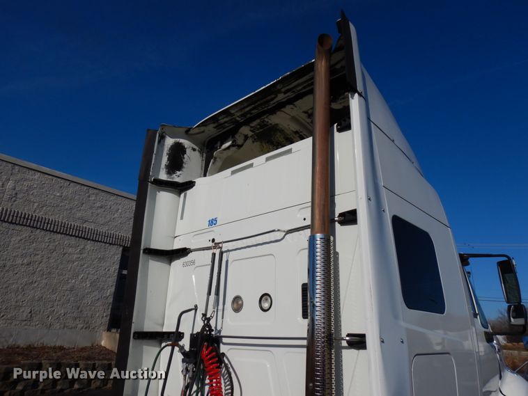 image for item HX9506 2012 International ProStar Plus  semi truck