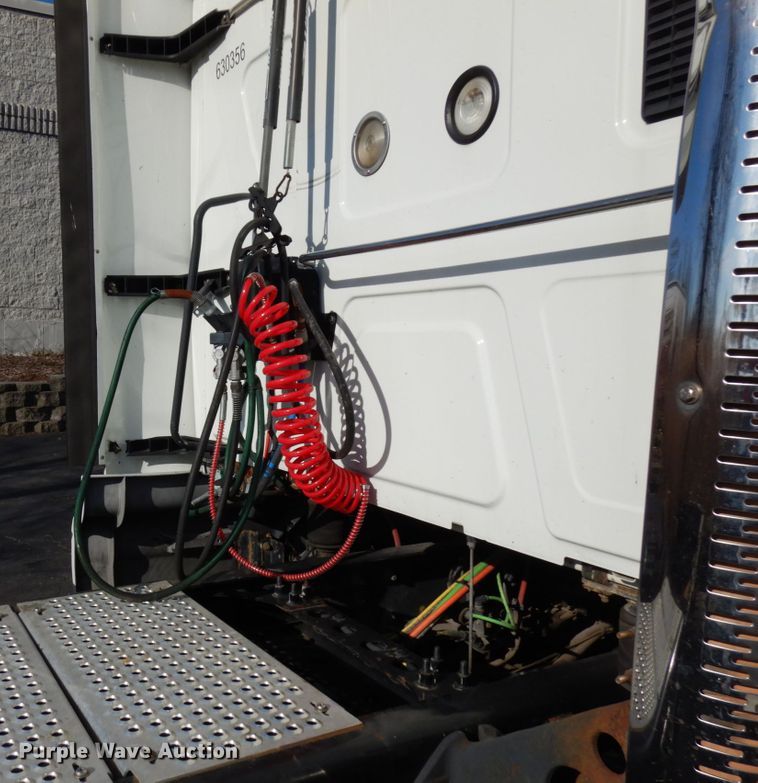 image for item HX9506 2012 International ProStar Plus  semi truck