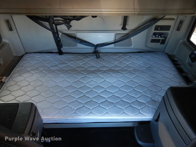 image for item HX9506 2012 International ProStar Plus  semi truck