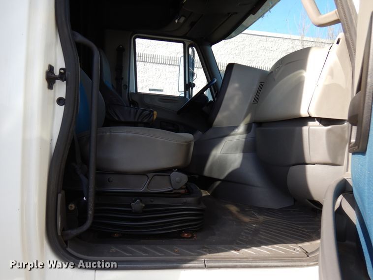 image for item HX9506 2012 International ProStar Plus  semi truck