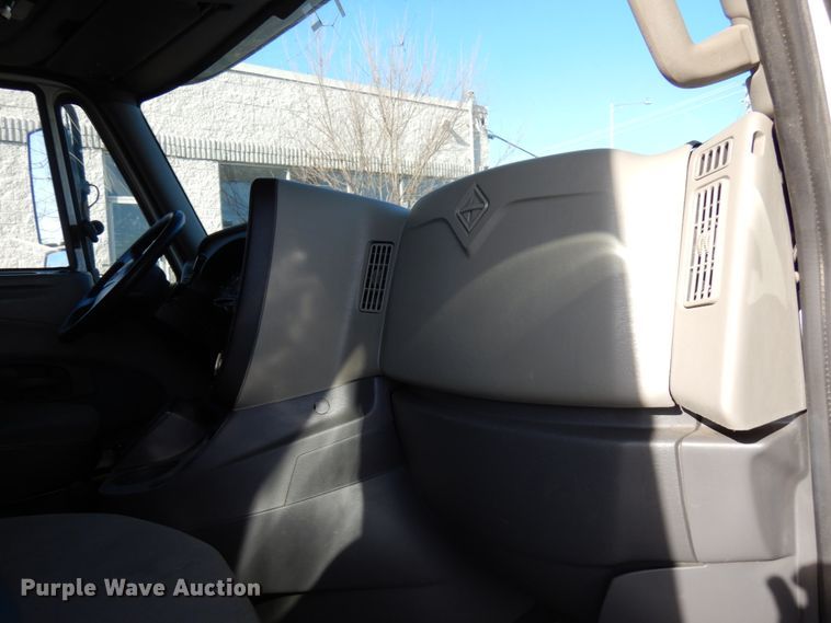 image for item HX9506 2012 International ProStar Plus  semi truck