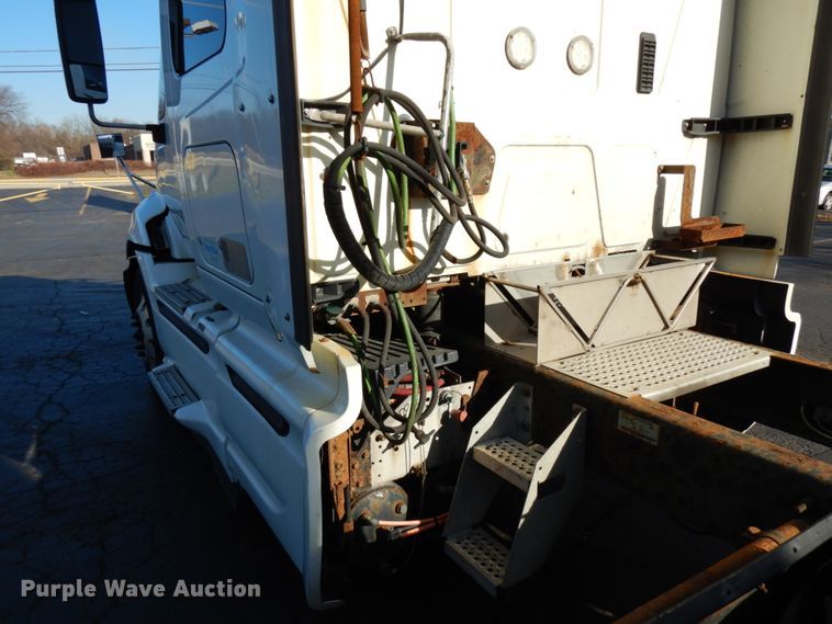 image for item HX9507 2013 International ProStar Plus  semi truck