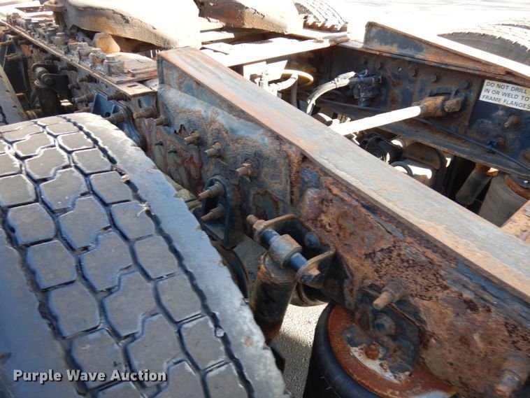 image for item HX9507 2013 International ProStar Plus  semi truck