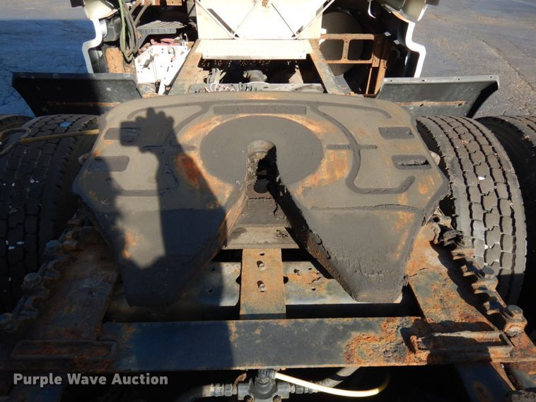 image for item HX9507 2013 International ProStar Plus  semi truck