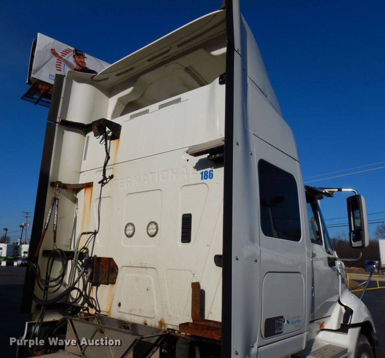 image for item HX9507 2013 International ProStar Plus  semi truck