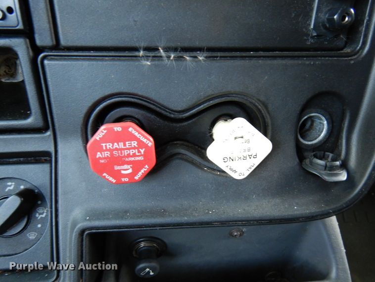 image for item HX9507 2013 International ProStar Plus  semi truck