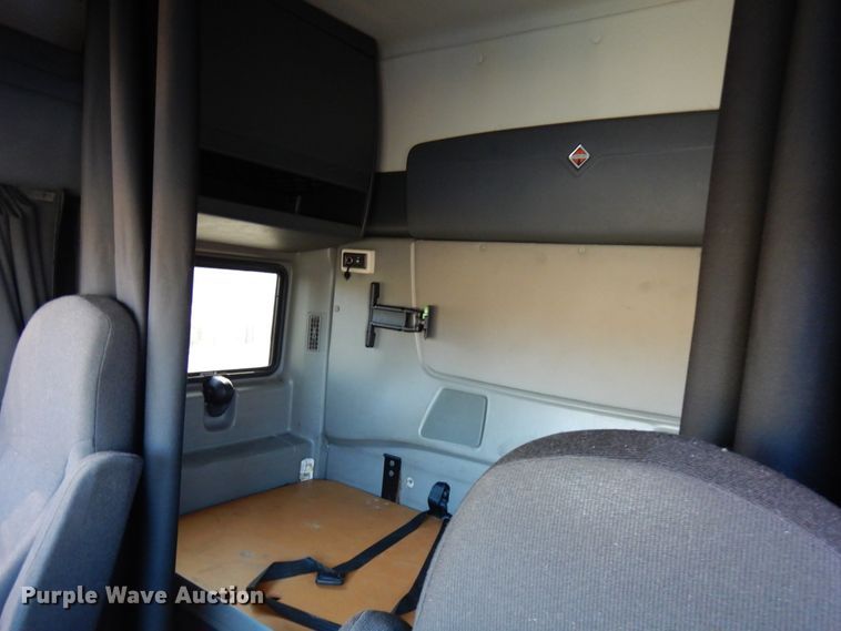 image for item HX9507 2013 International ProStar Plus  semi truck