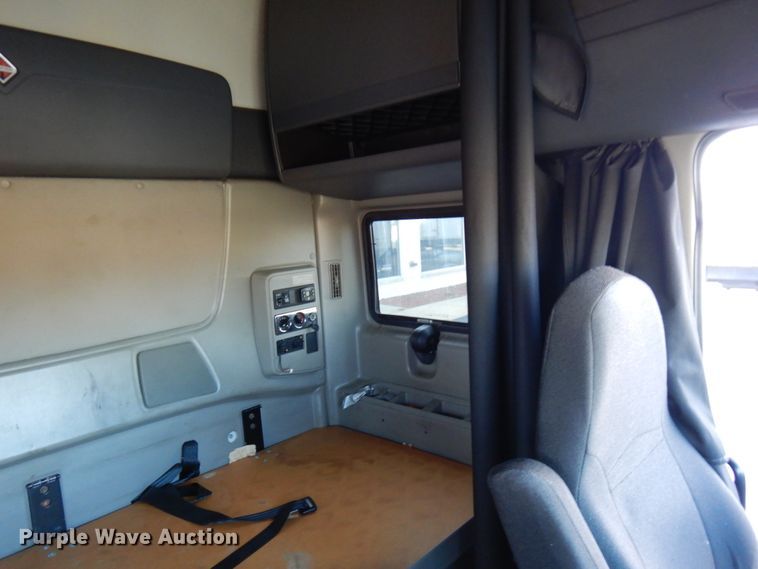 image for item HX9507 2013 International ProStar Plus  semi truck