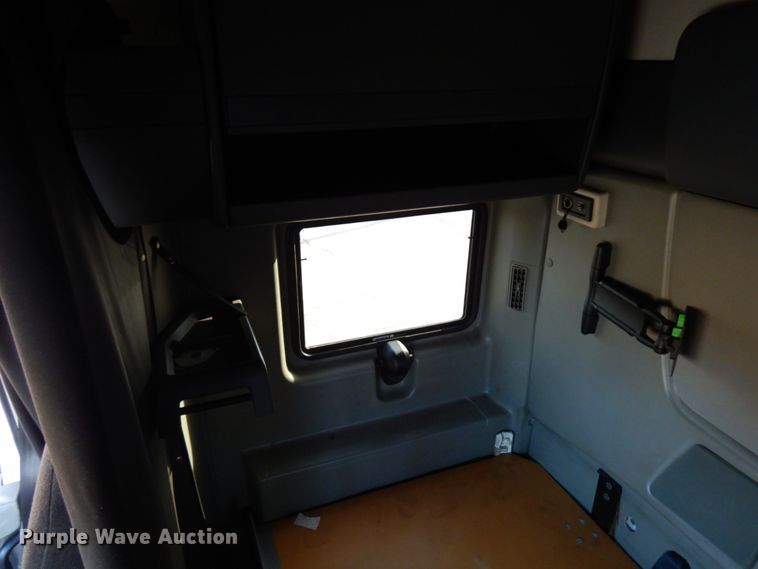 image for item HX9507 2013 International ProStar Plus  semi truck