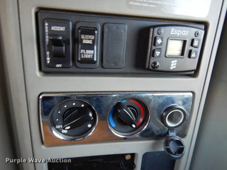 image for item HX9507 2013 International ProStar Plus  semi truck