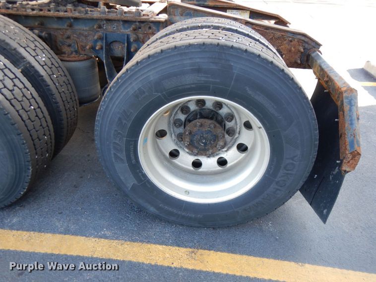 image for item HX9507 2013 International ProStar Plus  semi truck