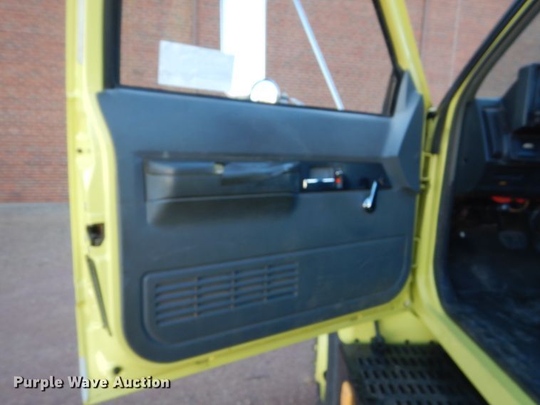 image for item DC8769 1993 Chevrolet Kodiak C6500  pumper fire truck