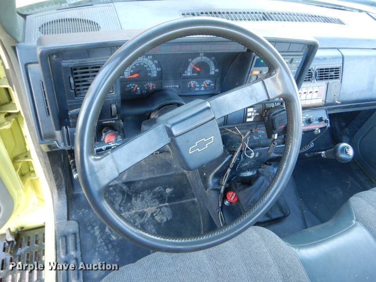 image for item DC8769 1993 Chevrolet Kodiak C6500  pumper fire truck