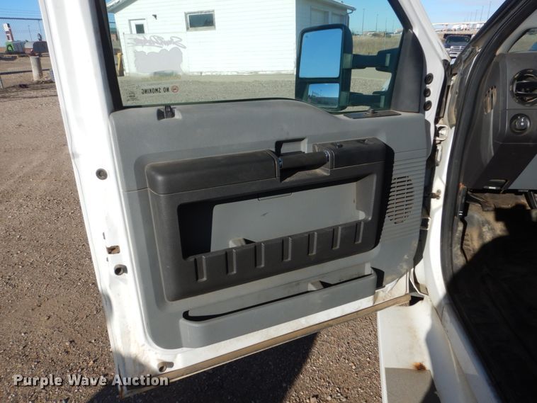 image for item DC8806 2012 Ford F550  shuttle bus