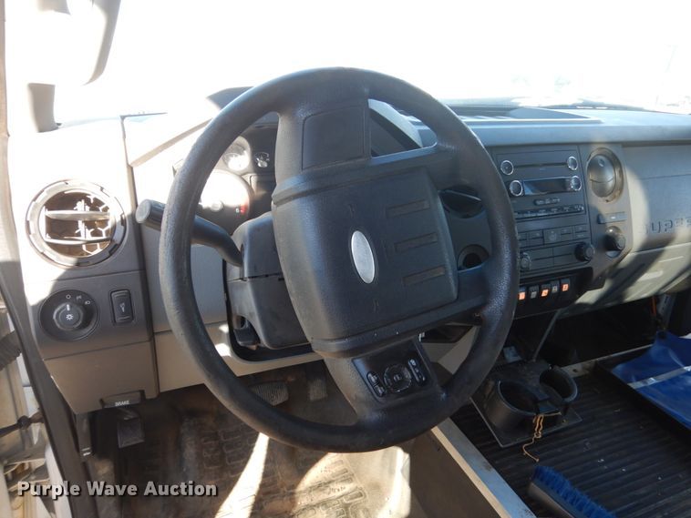 image for item DC8806 2012 Ford F550  shuttle bus