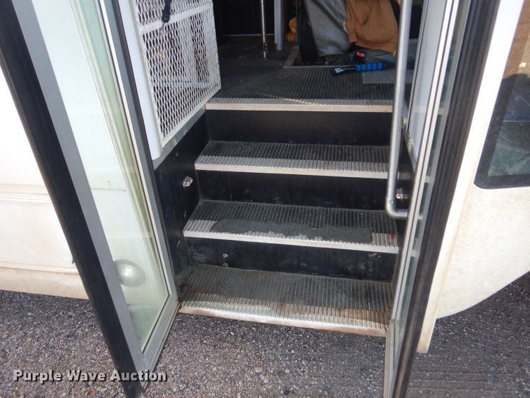 image for item DC8806 2012 Ford F550  shuttle bus