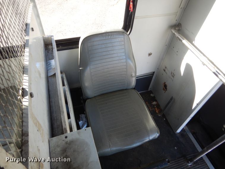 image for item DC8806 2012 Ford F550  shuttle bus