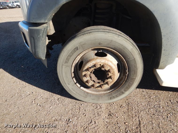 image for item DC8806 2012 Ford F550  shuttle bus