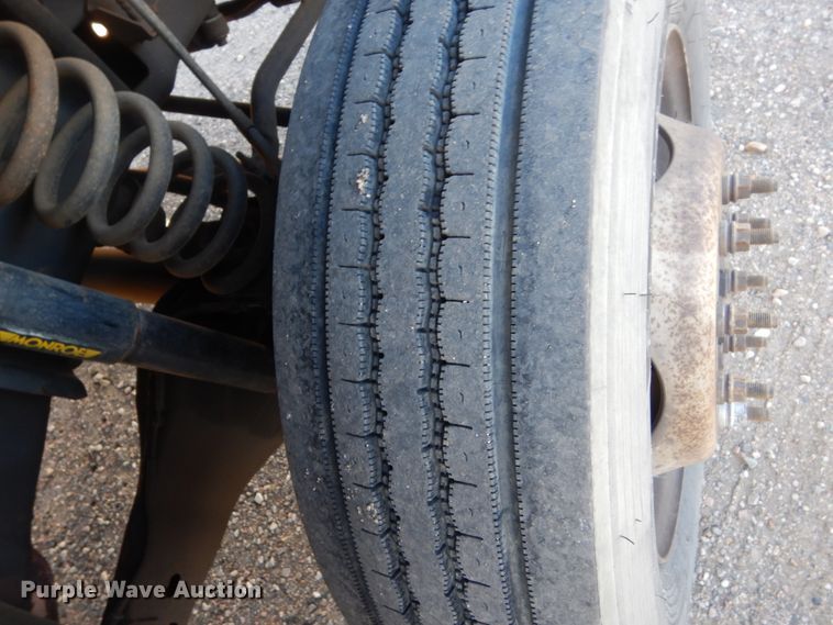 image for item DC8806 2012 Ford F550  shuttle bus