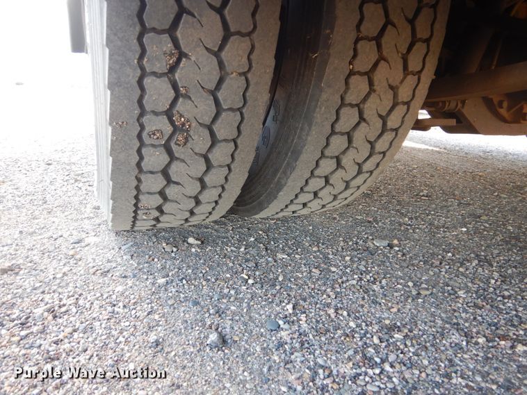 image for item DC8806 2012 Ford F550  shuttle bus