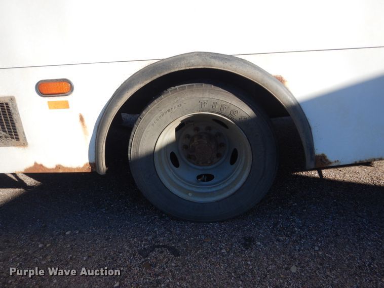 image for item DC8806 2012 Ford F550  shuttle bus