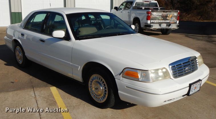image for item DF3229 2001 Ford Crown Victoria Police Interceptor