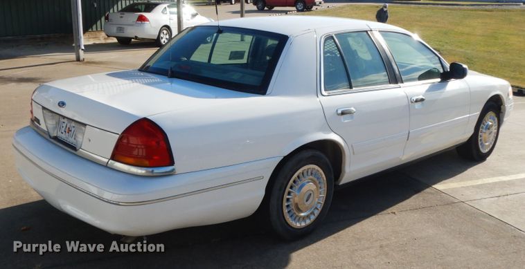 image for item DF3229 2001 Ford Crown Victoria Police Interceptor
