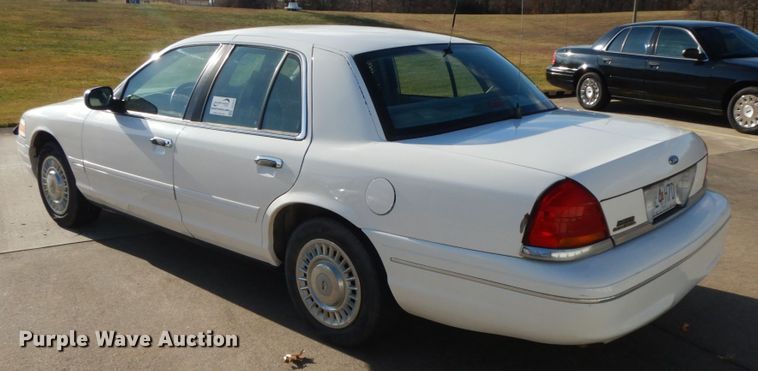 image for item DF3229 2001 Ford Crown Victoria Police Interceptor