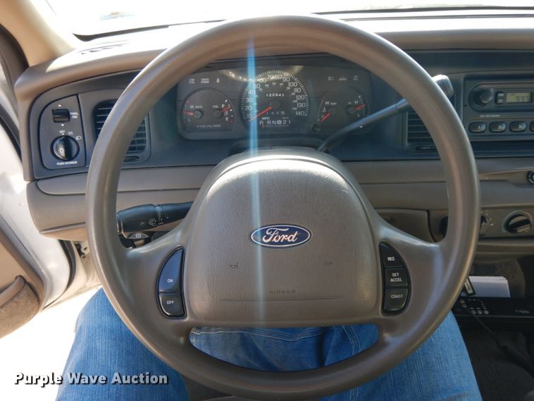 image for item DF3229 2001 Ford Crown Victoria Police Interceptor